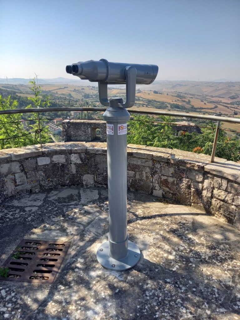 Binocolo installato in località Tombola